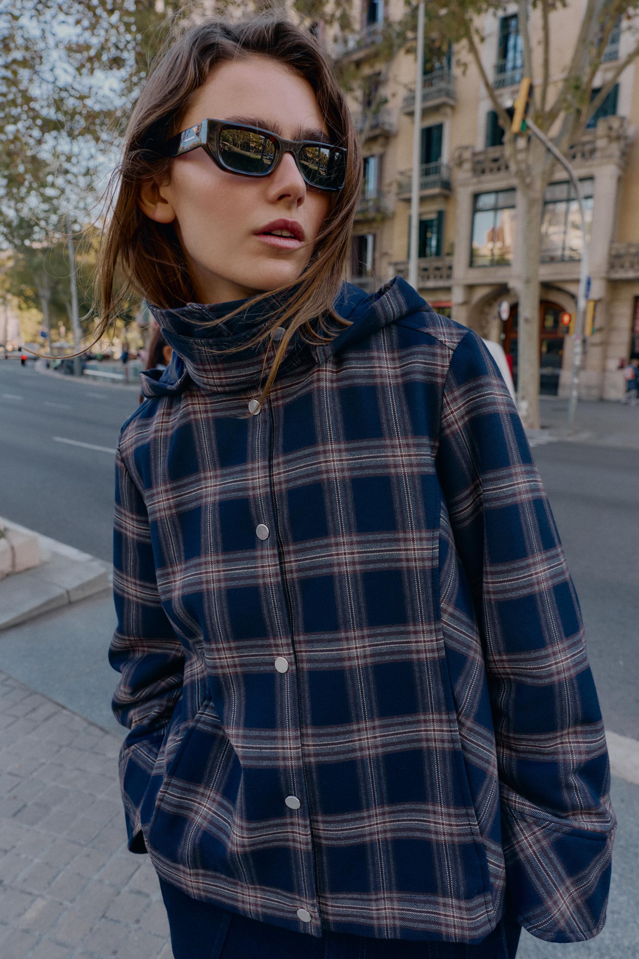 PLAID HOODED PUFFER JACKET